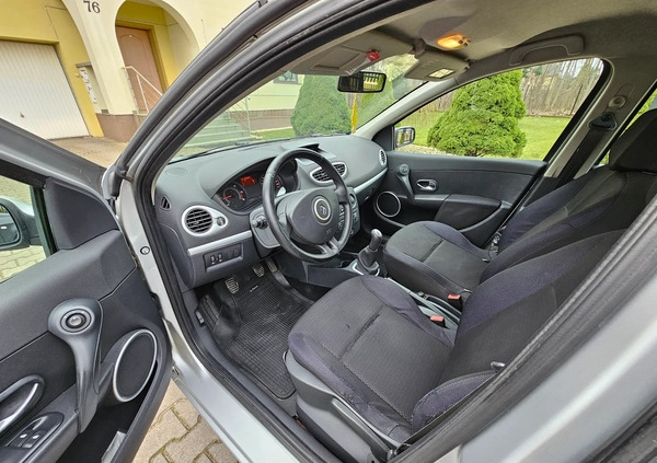 Renault Clio cena 6699 przebieg: 299999, rok produkcji 2006 z Międzyrzecz małe 56